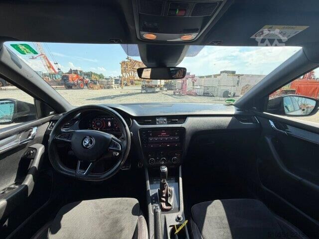 SKODA OCTAVIA RS / 4x4 / NAVI SKODA OCTAVIA RS / 4x4 / NAVI