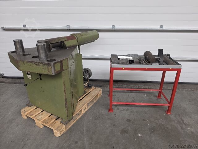 Máquina de dobrar Amga BP 40