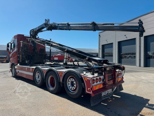 Lastbilmonteret kran VOLVO 8x2*6 Sawo tipper / Hiab X-DUO 102 E-2