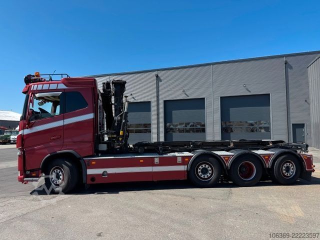Lastbilmonteret kran VOLVO 8x2*6 Sawo tipper / Hiab X-DUO 102 E-2