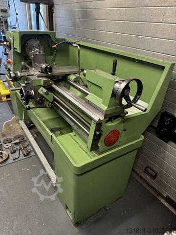 Colchester Master 2500 Draaibank Colchester Master 2500