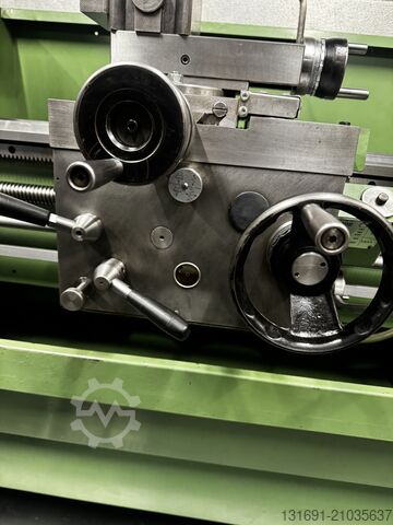 Colchester Master 2500 Draaibank Colchester Master 2500