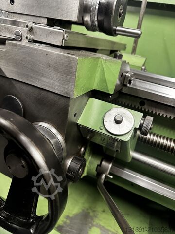 Colchester Master 2500 Draaibank Colchester Master 2500