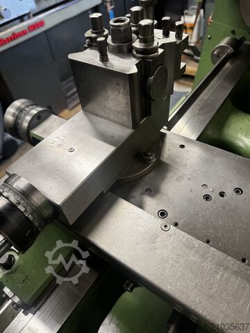 Colchester Master 2500 Draaibank Colchester Master 2500