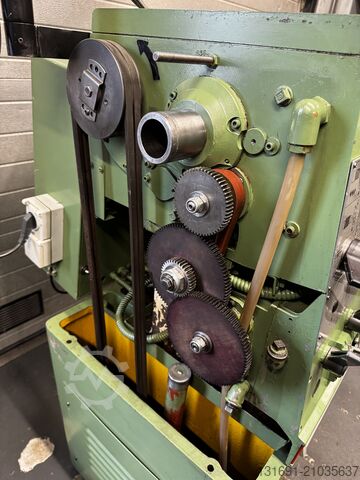 Colchester Master 2500 Draaibank Colchester Master 2500