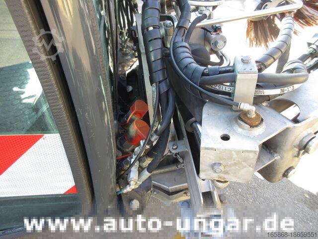 Spazzatrice Holder X40 / X45 Baujahr 2017 Knicklenkung Kehr