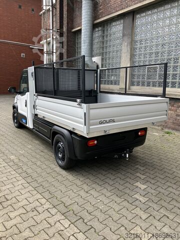 Camion à plate-forme Goupil G6