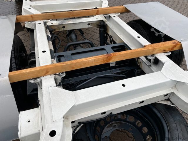 Châssis de fourgon MERCEDES-BENZ Sprinter 516 CDI / AC/ Autom./ Luftfederung