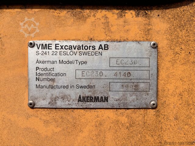 Rupsgraver Akermann EC230