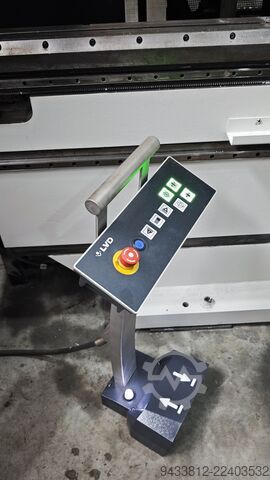 Abkant presa LVD PPEB 220/40