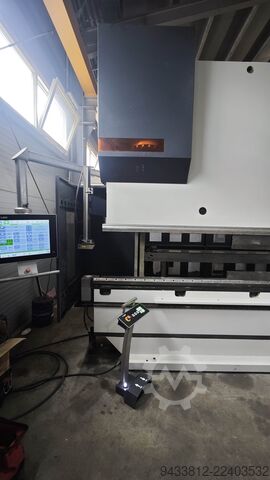 Abkant presa LVD PPEB 220/40