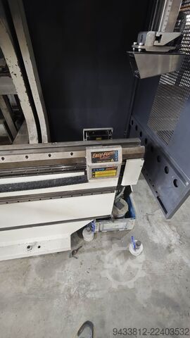 Abkant presa LVD PPEB 220/40