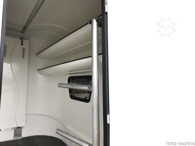 Veewagen Steinsberger Anka 2 Pferdeanhänger mit Bett