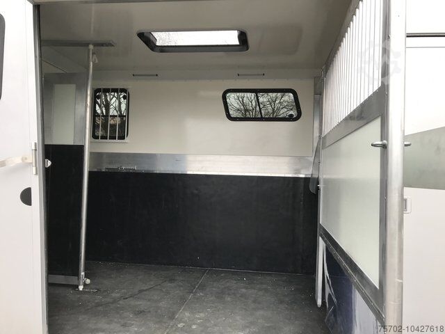 Veewagen Steinsberger Anka 2 Pferdeanhänger mit Bett