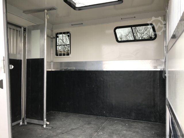 Veewagen Steinsberger Anka 2 Pferdeanhänger mit Bett