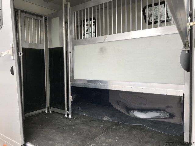 Veewagen Steinsberger Anka 2 Pferdeanhänger mit Bett