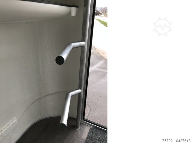 Veewagen Steinsberger Anka 2 Pferdeanhänger mit Bett