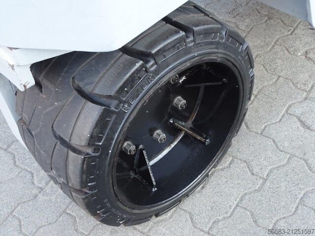 Vier-weg zijlader Hubtex DQ80-G