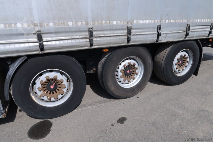 Pótkocsi platóval és ponyvával Kögel S24-1