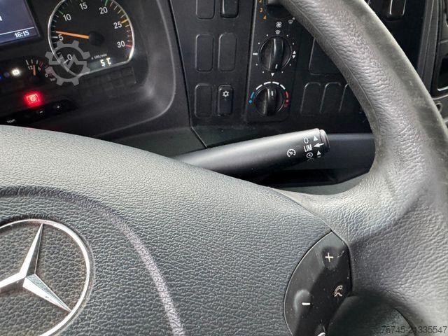 Skåpbil MERCEDES-BENZ ATEGO 818 * ANFAHUNFALL * MOTOR LÄÜFT *