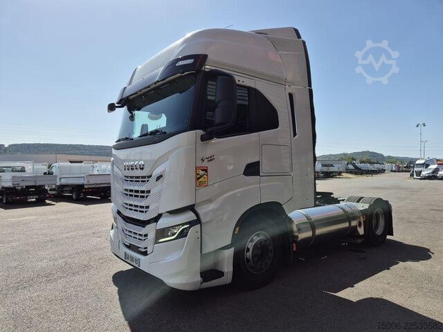 τυπική μονάδα τράκτορα Iveco S-WAY