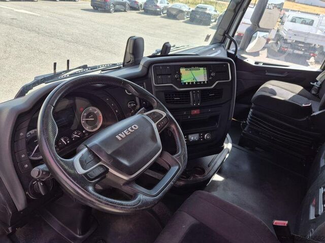 τυπική μονάδα τράκτορα Iveco S-WAY
