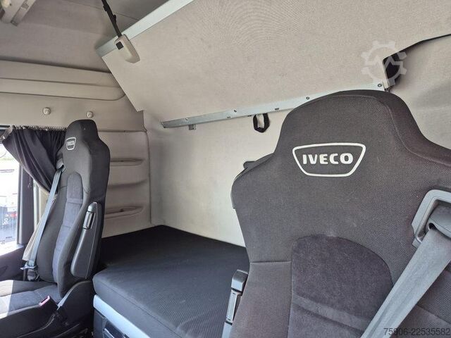 τυπική μονάδα τράκτορα Iveco S-WAY