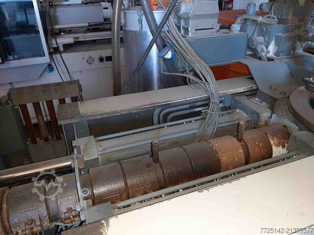 Máquina de moldagem por injeção BATTENFELD BK-T 1300/630