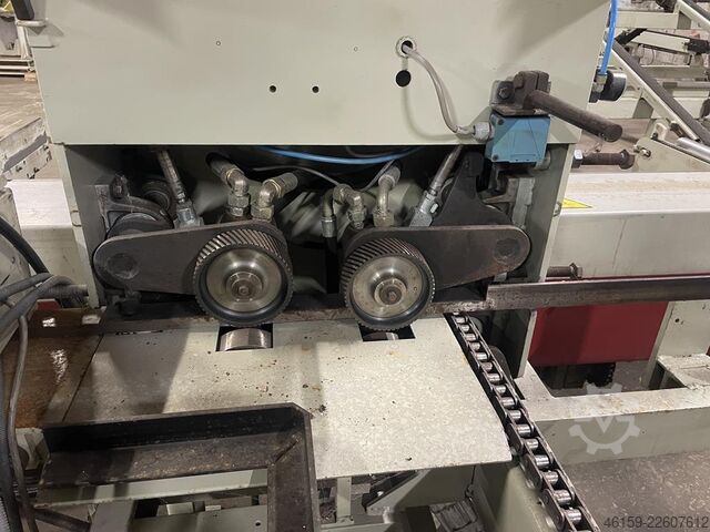 Automation av fräslinje med staplare Weinig E6 infeed + A5 outfeed + stacker