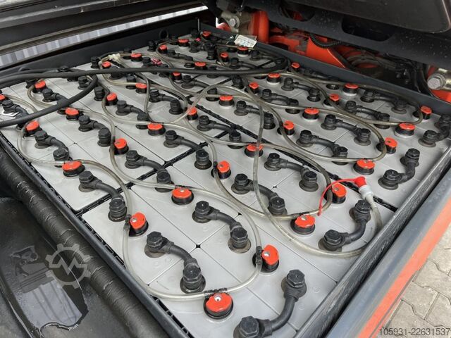 Električni viljuškar za 4 točka Linde E30L-01
