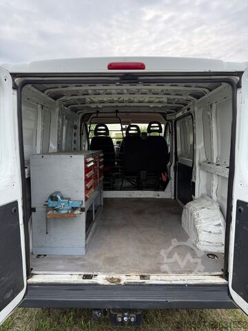 Furgão de painéis FIAT Ducato Kasten m. Werkbank & -regalen, Rfk