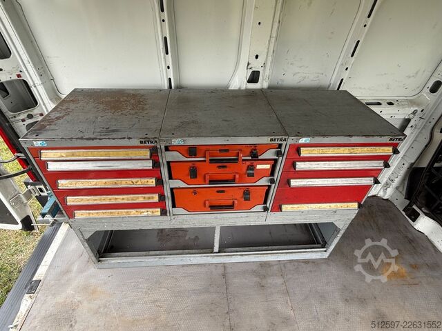 Furgão de painéis FIAT Ducato Kasten m. Werkbank & -regalen, Rfk