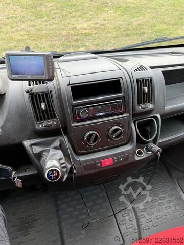 Furgão de painéis FIAT Ducato Kasten m. Werkbank & -regalen, Rfk