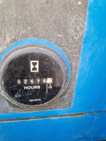 Ollós emelő Genie GS-4390 (15,5 mtr werkhoogte)