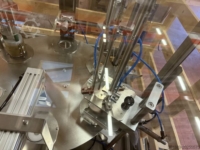 Rotacyjna nalewarka do produkcji lodów RotoPack 15/6