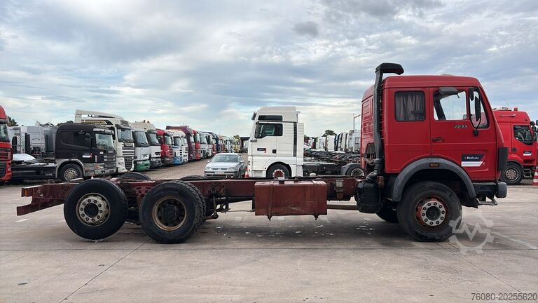 Chassis cabine Mercedes-Benz SK 2233 (GRAND PONT / V8 AVEC 2X TURBO / BIG AXLE)