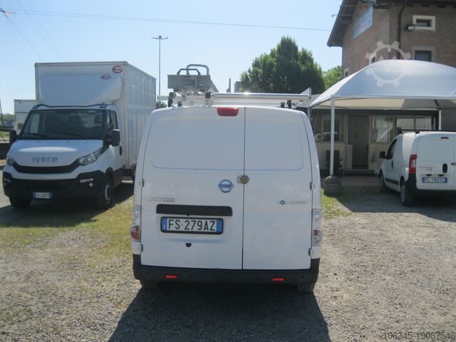 Furgonetă NISSAN eNV200
