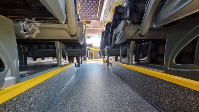 Minibus MERCEDES-BENZ Sprinter 517 Heckniederflur Vorlauffahrzeug