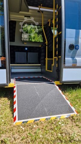 Minibus MERCEDES-BENZ Sprinter 517 Heckniederflur Vorlauffahrzeug