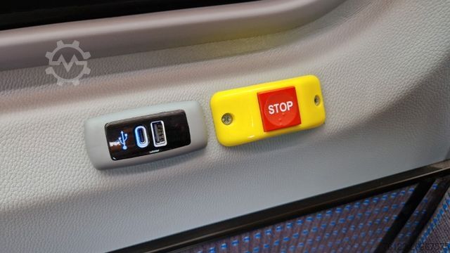 Minibus MERCEDES-BENZ Sprinter 517 Heckniederflur Vorlauffahrzeug