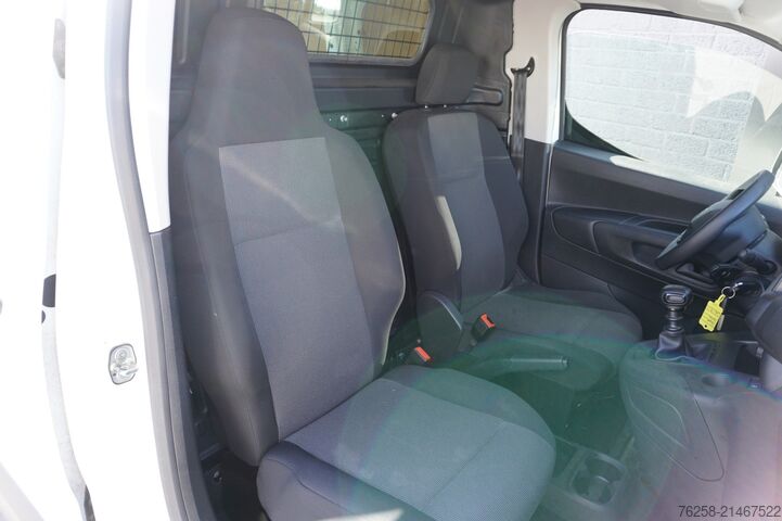 Stationwagen met hoog dak Peugeot Partner 1.2 Benzine EURO 6 - Airco - Carkit - P...