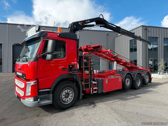 Gru montata su autocarro VOLVO FM500 8x2 Pusher Tridem Crane Hiab 099 B3 Radio