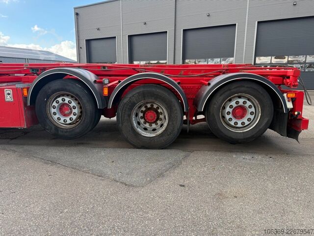 Gru montata su autocarro VOLVO FM500 8x2 Pusher Tridem Crane Hiab 099 B3 Radio