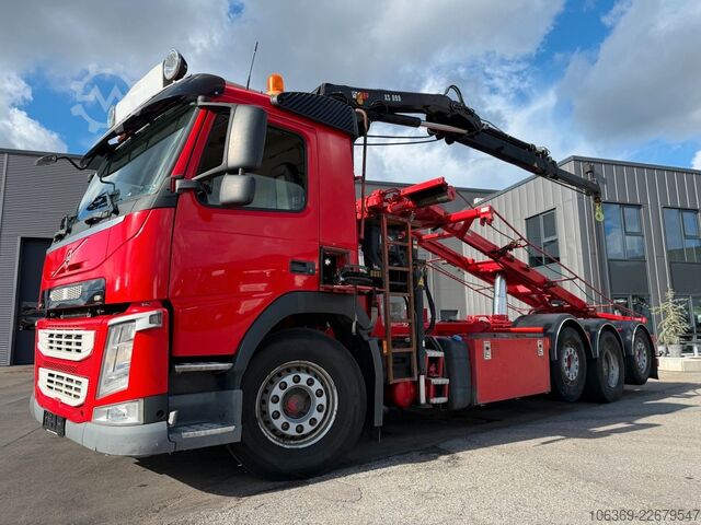 Gru montata su autocarro VOLVO FM500 8x2 Pusher Tridem Crane Hiab 099 B3 Radio
