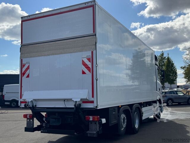 LKW mit Kofferaufbau MERCEDES-BENZ ACTROS 2545 L / LBW / SEITENTÜRE