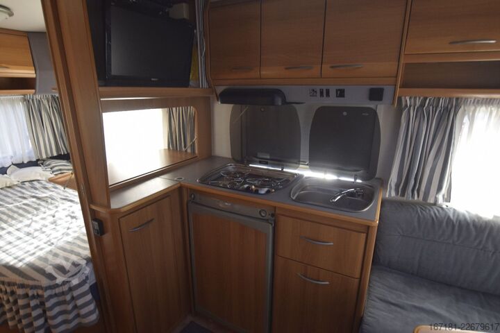 Caravan KNAUS Eurostar 450 mit Mover und Vorzelt