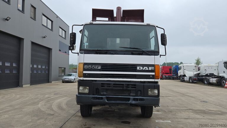 Kipper DAF 85 CF 340 (EURO 2 / MANUAL PUMP / STEEL SUSP. /...