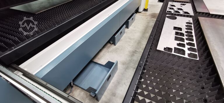 Laser snijmachine DURMA HD-FS 3015 Smart Fiber 6 kW