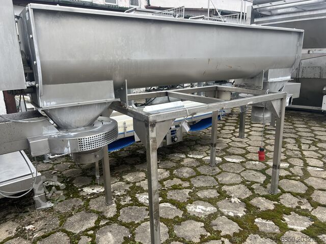 Csigás adagoló két munkaállomáshoz  