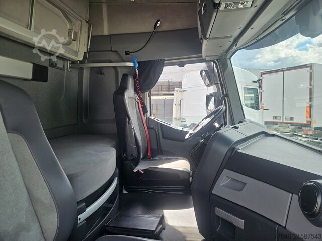 Standard tractor unit Renault T480